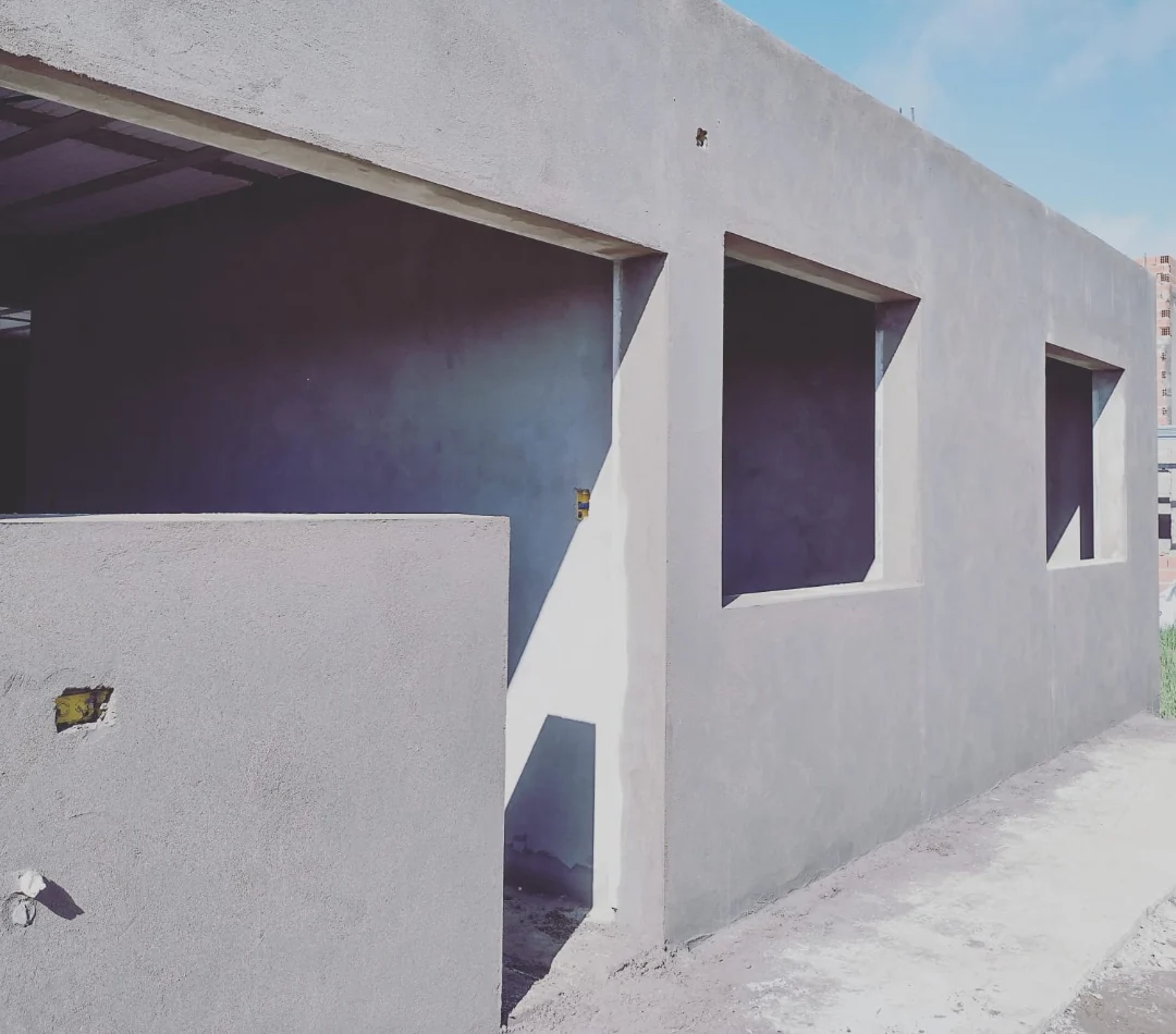 Fachada revocada en obra